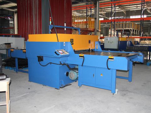 双面送料裁断机