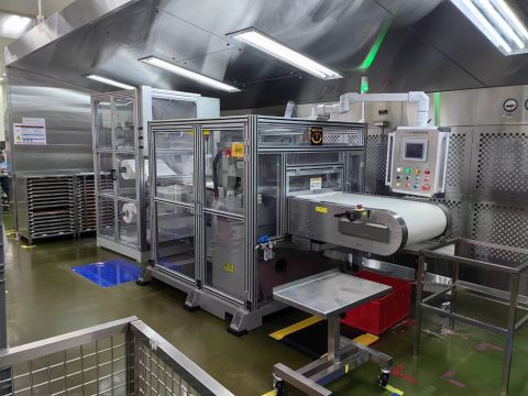 无尘精密四柱裁断机