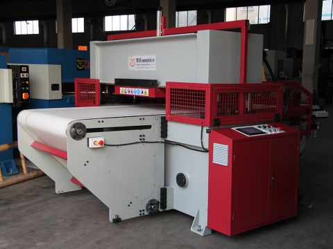 小型皮带送料裁断机